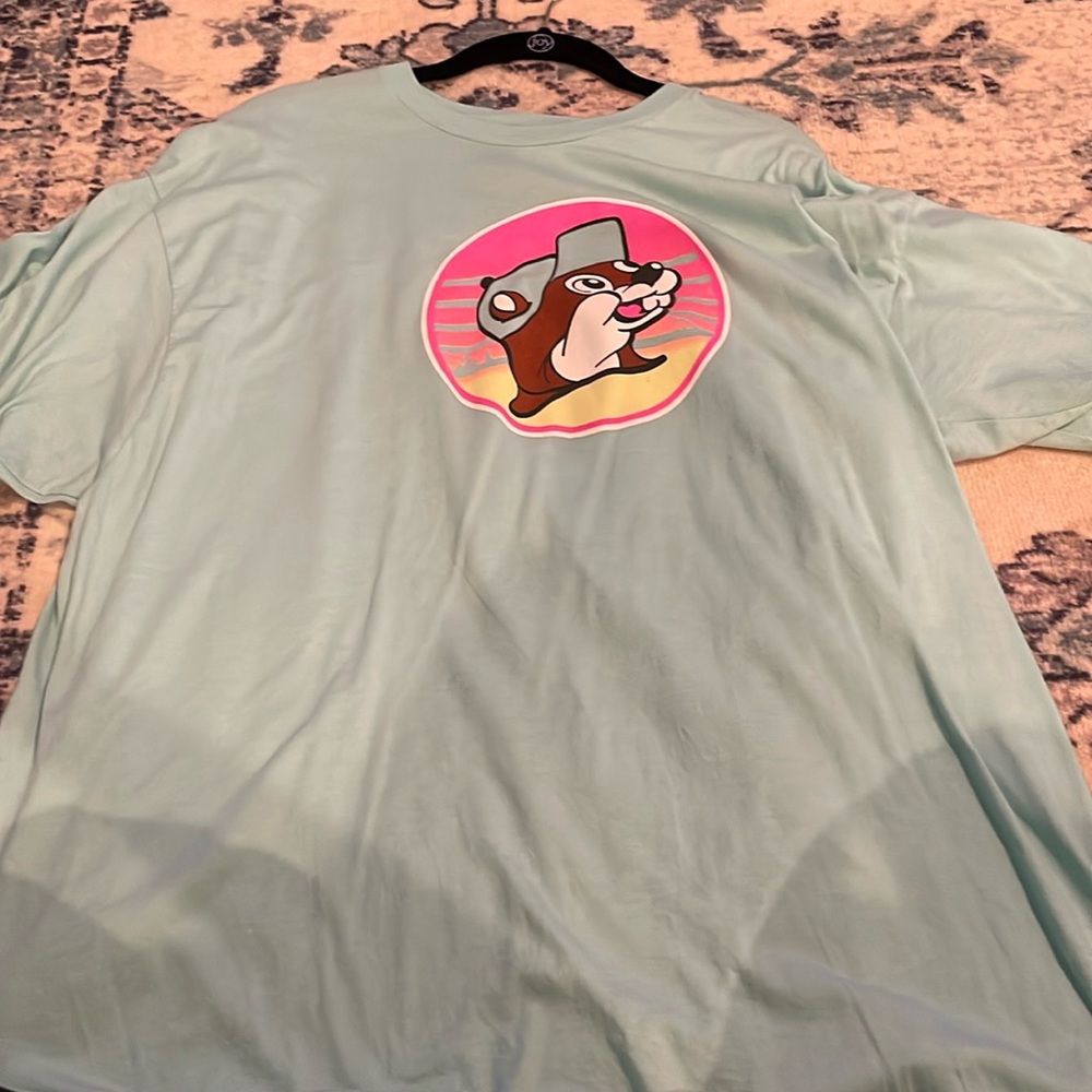 Bucees tee
